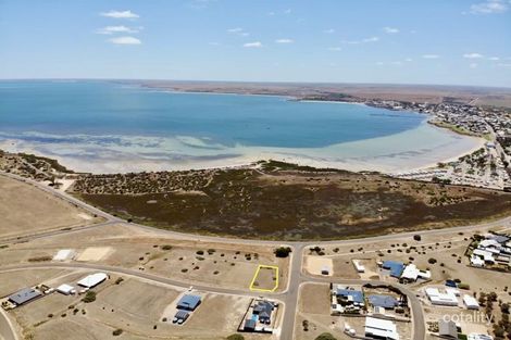 1 Oscar Williams Dr, Streaky Bay, SA 5680