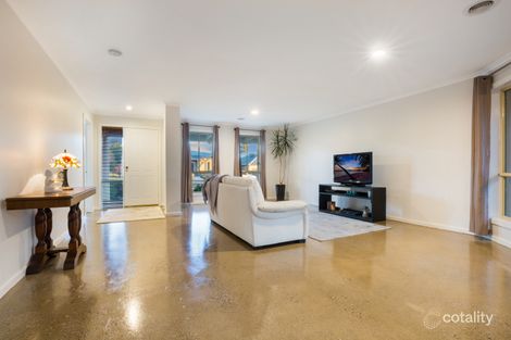 Property photo of 24 Liquidamber Way Sunbury VIC 3429