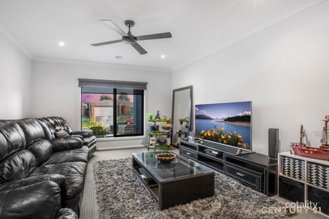 Property photo of 77 Greendale Boulevard Pakenham VIC 3810