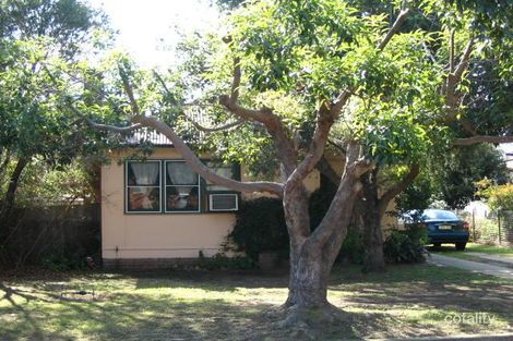 3 Bond Ave, Toongabbie, NSW 2146