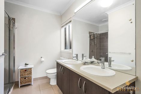 Property photo of 7 Daydream Drive Point Cook VIC 3030