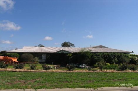 19 Burns Cres, Wondai, QLD 4606