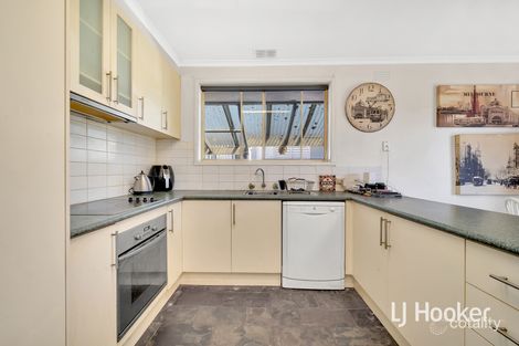 Property photo of 8 Alma Road Hampton Park VIC 3976