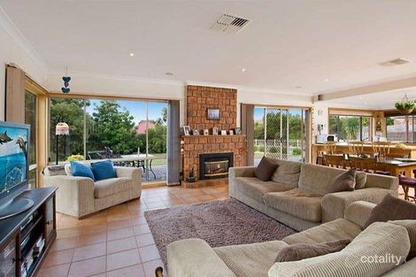 Property photo of 10 Eliza Place Somerville VIC 3912