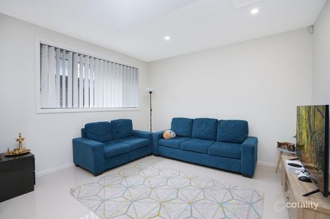 13/27 Tungarra Rd, Girraween, NSW 2145