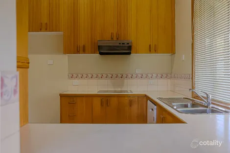 Property photo of 5 Opal Court Strathdale VIC 3550