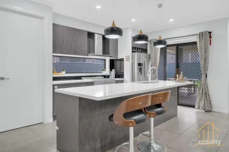 Property photo of 10 McAllister Drive Cranbourne East VIC 3977