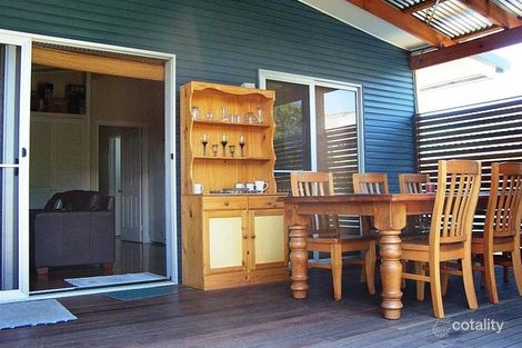 Property photo of 96 Pine Street Wynnum QLD 4178