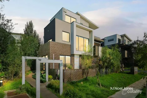 1/2 Curlew Ct, Doncaster, VIC 3108