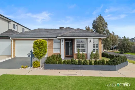 48 Gilfillan Cct, Thornhill Park, VIC 3335