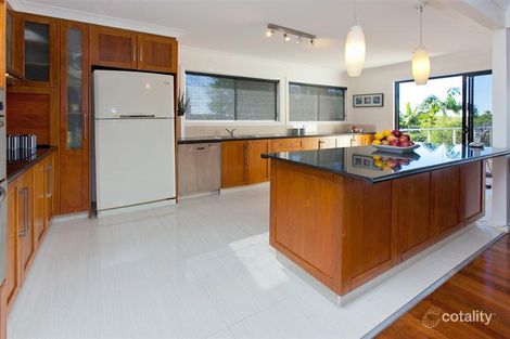Property photo of 20 Castle Hill Street Holland Park West QLD 4121