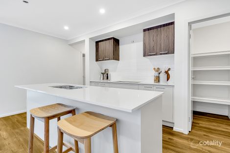 Property photo of 8 Daybreak Vista Craigieburn VIC 3064