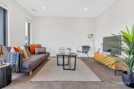 Property photo of 8 Daybreak Vista Craigieburn VIC 3064