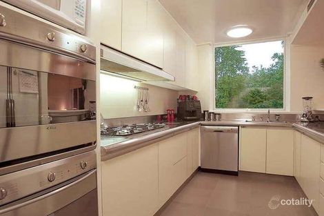 Property photo of 6-7 Flavia Court Mount Waverley VIC 3149