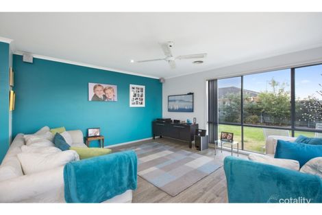 Property photo of 2 Petalnina Close Somerville VIC 3912