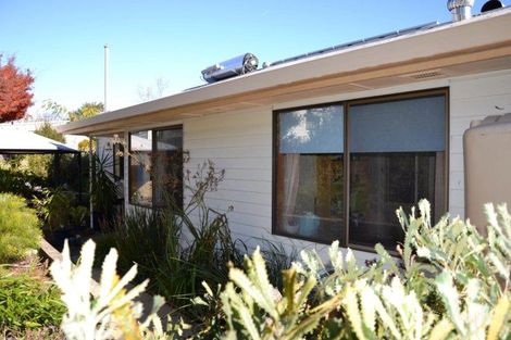 7 Mountain Ave, Mount Beauty, VIC 3699