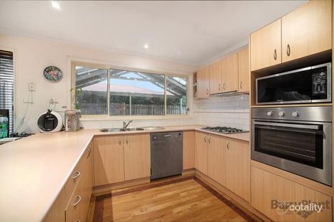 Property photo of 3 Filante Grove Berwick VIC 3806