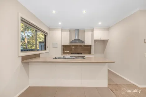Property photo of 2/9 Creek View Close Mount Clear VIC 3350