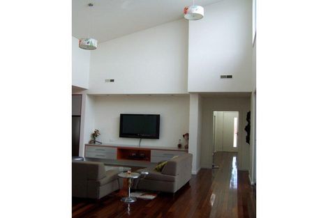 Property photo of 10 Henry Sutton Circuit Dunlop ACT 2615