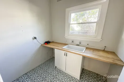 Property photo of 228 Peel Street Bathurst NSW 2795