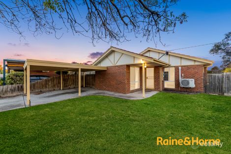 11 Maureen Cl, Cranbourne West, VIC 3977