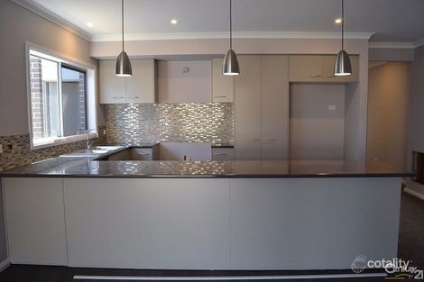 Property photo of 19 Renam Street Pakenham VIC 3810