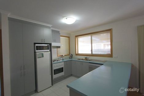 Property photo of 28 Flemington Crescent Werribee VIC 3030
