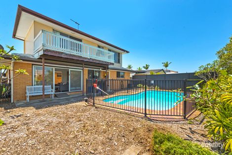 Property photo of 20 Vaggelas Crescent Biggera Waters QLD 4216