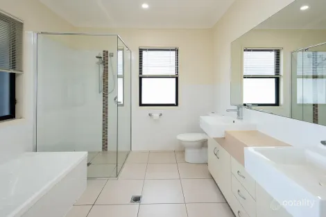 Property photo of 17 Zane Street Molendinar QLD 4214