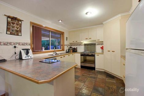 Property photo of 8 Earnshaw Drive Carrum Downs VIC 3201