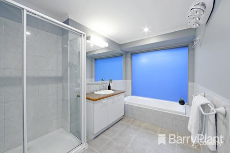 Property photo of 10 Bellbrook Drive Dandenong North VIC 3175