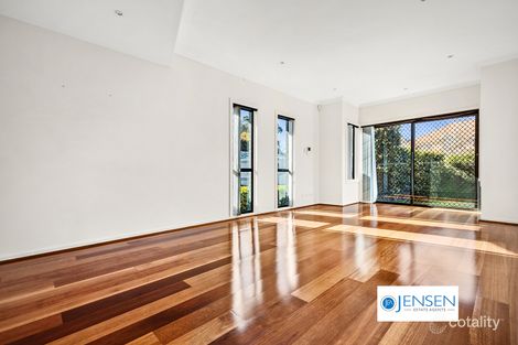 Property photo of 1/4 Hindle Terrace Bella Vista NSW 2153