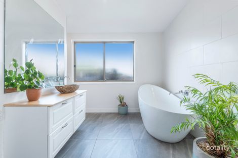 Property photo of 59 Sunset Strip Ocean Grove VIC 3226