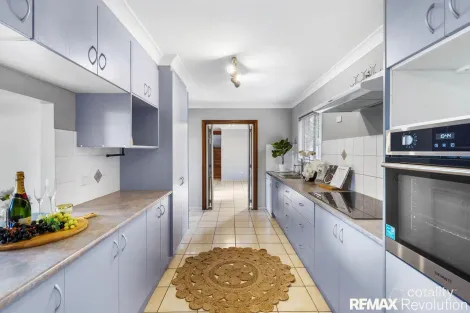 Property photo of 12 Edgehill Crescent Springwood QLD 4127