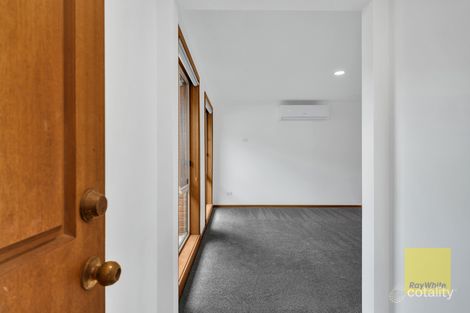 Property photo of 2/18 Weaver Court Altona Meadows VIC 3028