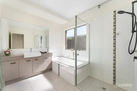 Property photo of 3/43 Van Ness Avenue Mornington VIC 3931