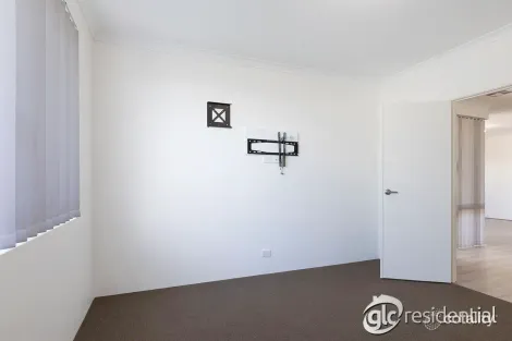 Property photo of 40 Melbourne Loop Hammond Park WA 6164
