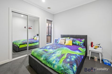 16 Wavell Pde, Fraser Rise, VIC 3336