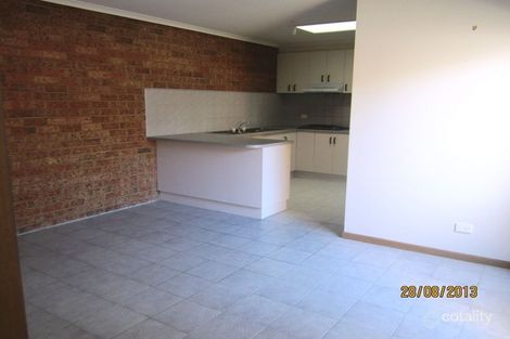 Property photo of 2/12 Sier Avenue Hoppers Crossing VIC 3029