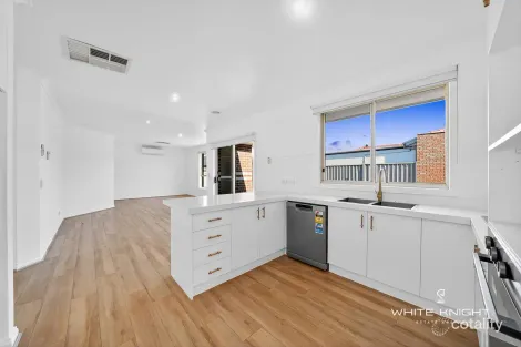 Property photo of 13 Elissa Way St Albans VIC 3021