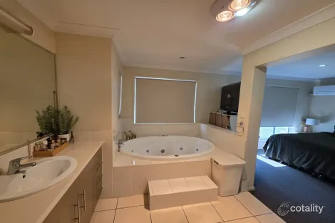 Property photo of 9 Austin Crescent Moura QLD 4718
