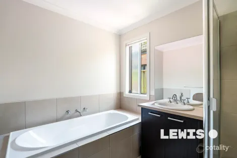 Property photo of 27 Renaissance Boulevard Mernda VIC 3754