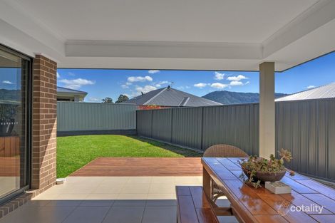 Property photo of 11 Banool Circuit Bomaderry NSW 2541