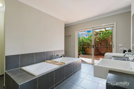 Property photo of 12 Metcalfe Street Eynesbury VIC 3338