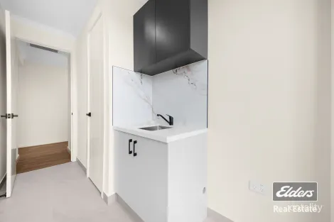 Property photo of 27 Wildlife Circuit Fraser Rise VIC 3336