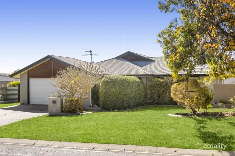 Property photo of 14 Dunbar Court Highfields QLD 4352