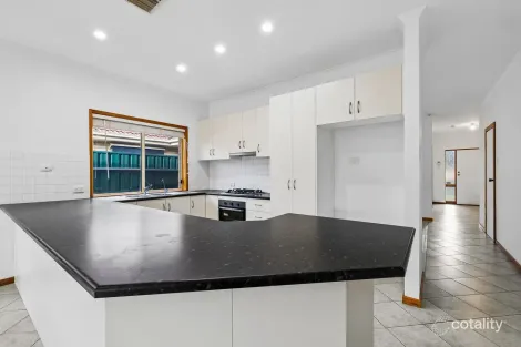 8 Balmoral St, Hillcrest, SA 5086