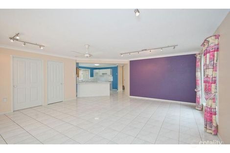 Property photo of 4 Summerfield Place Kenmore QLD 4069