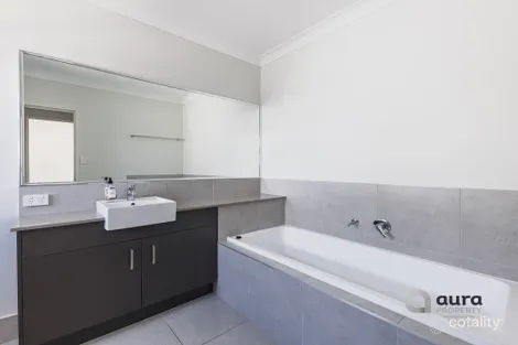 Property photo of 18 Figtree Lane Maroochydore QLD 4558