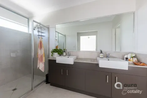 Property photo of 18 Figtree Lane Maroochydore QLD 4558